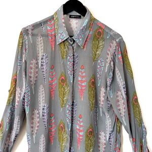 APNY Gray Blouse Large Feather Print Lagenlook Boho Button Up Roll Tab